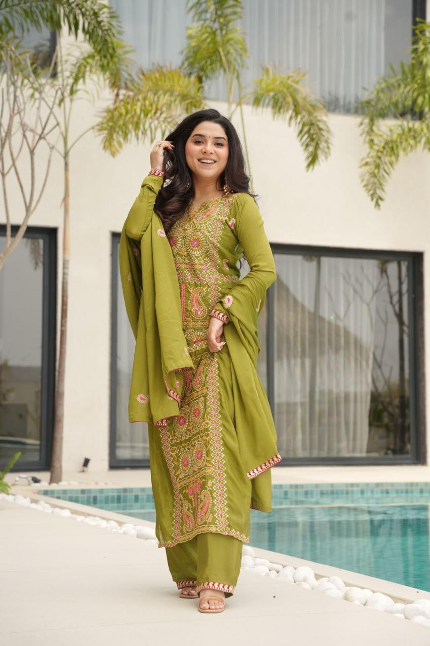 Women's Chinnon Silk Embroidered Kurta Pant Set – Zari Threadwork